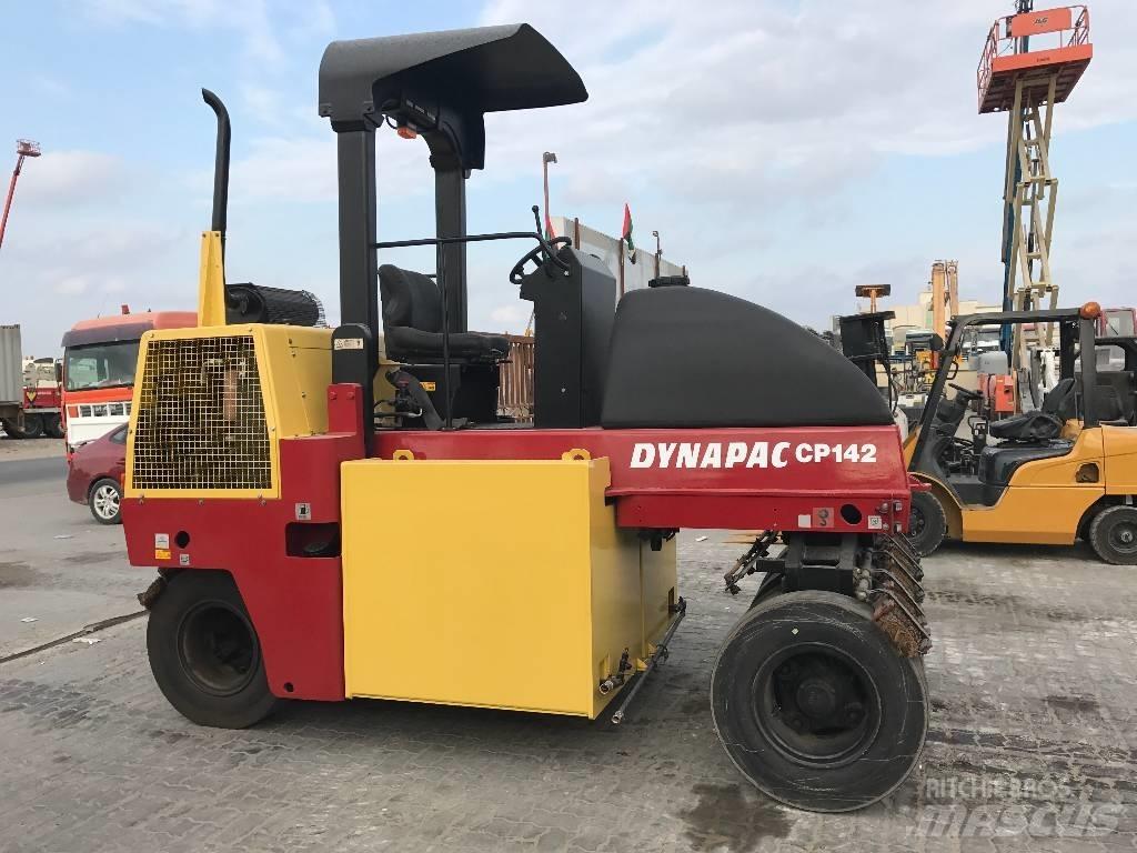 Dynapac CP 142 Pneumatikové válce