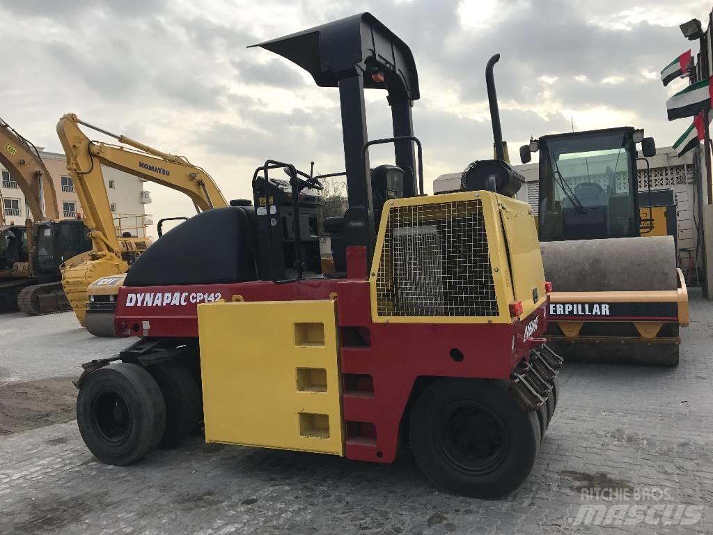 Dynapac CP 142 Pneumatikové válce