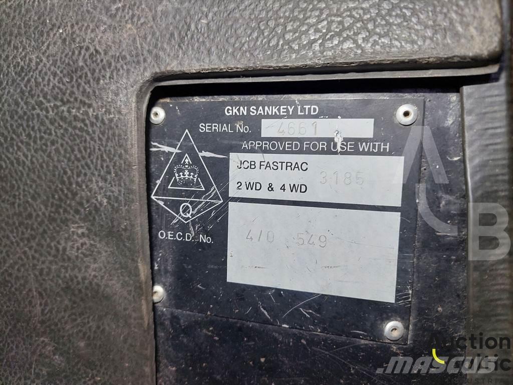 JCB Fastrac 3185 Traktory