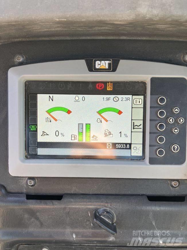 CAT D 6 K 2 XL Pásové dozery