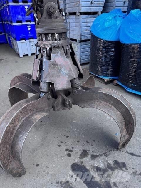 Fuchs MHL 331 Stroje pro manipulaci s odpadem