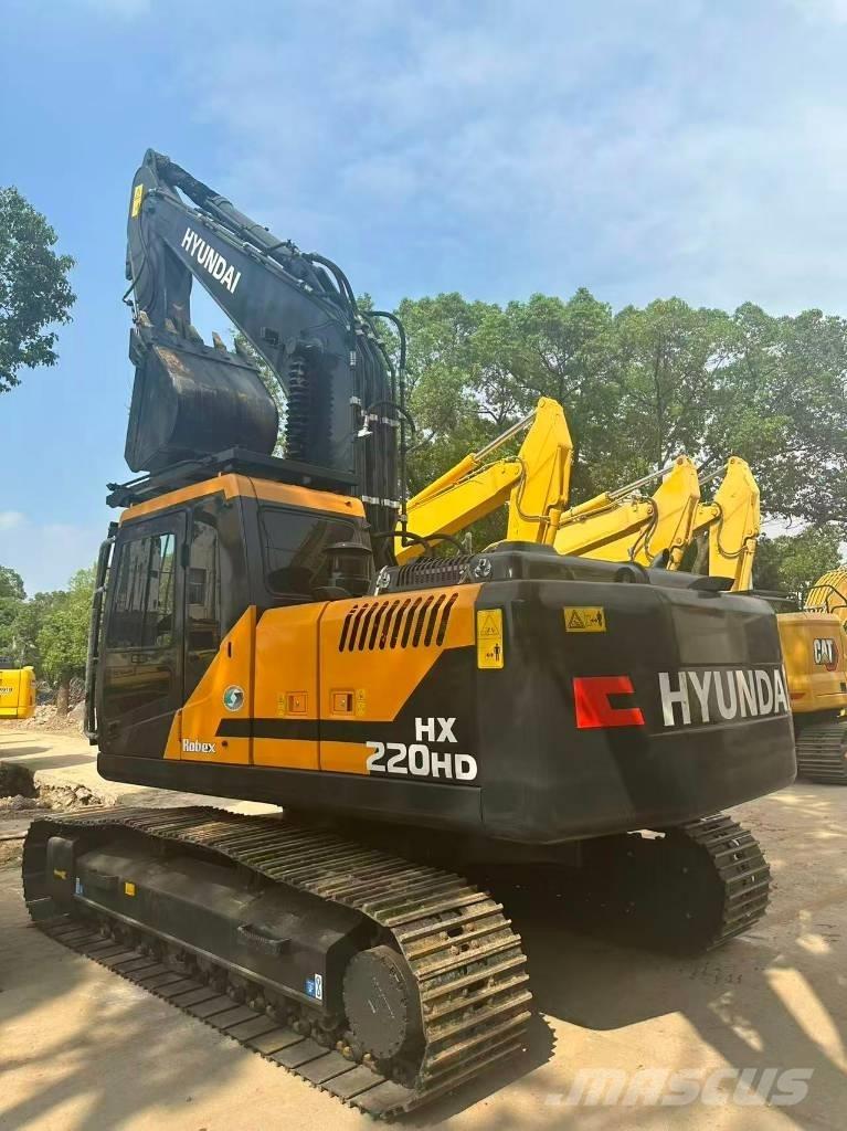 Hyundai HX220HD Midi rýpadla 7t - 12t