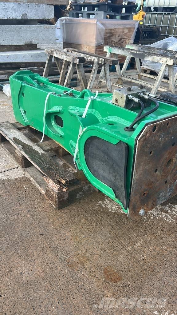 Montabert M 900 Bourací kladiva / Sbíječky