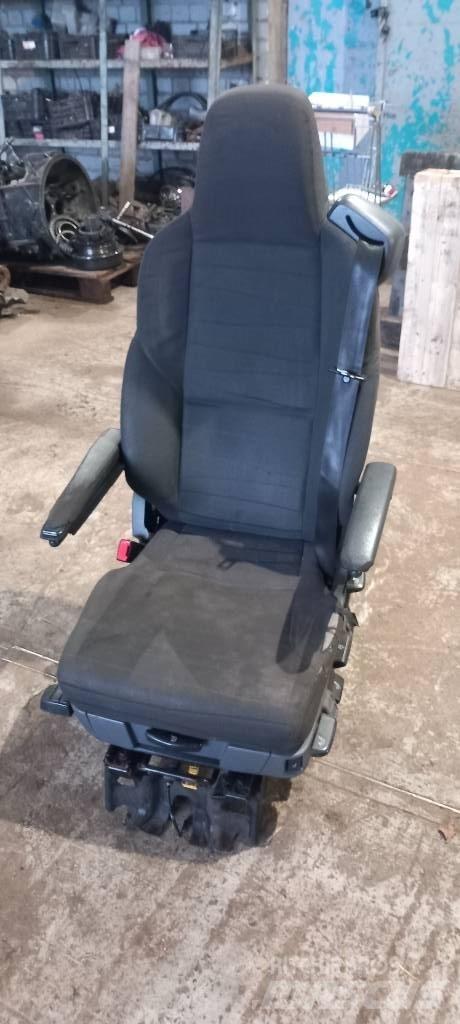 Scania R440  2627357 Kabiny a interiér