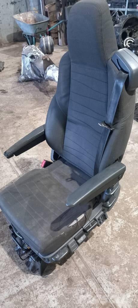 Scania R440  2627357 Kabiny a interiér