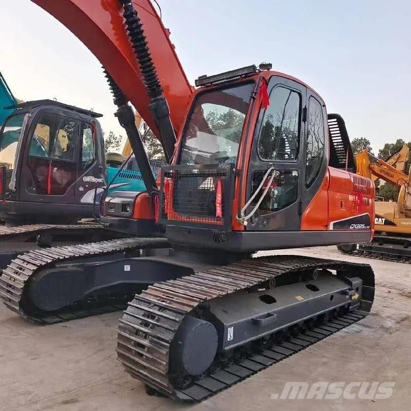 Doosan DX 225 LC Pásová rýpadla