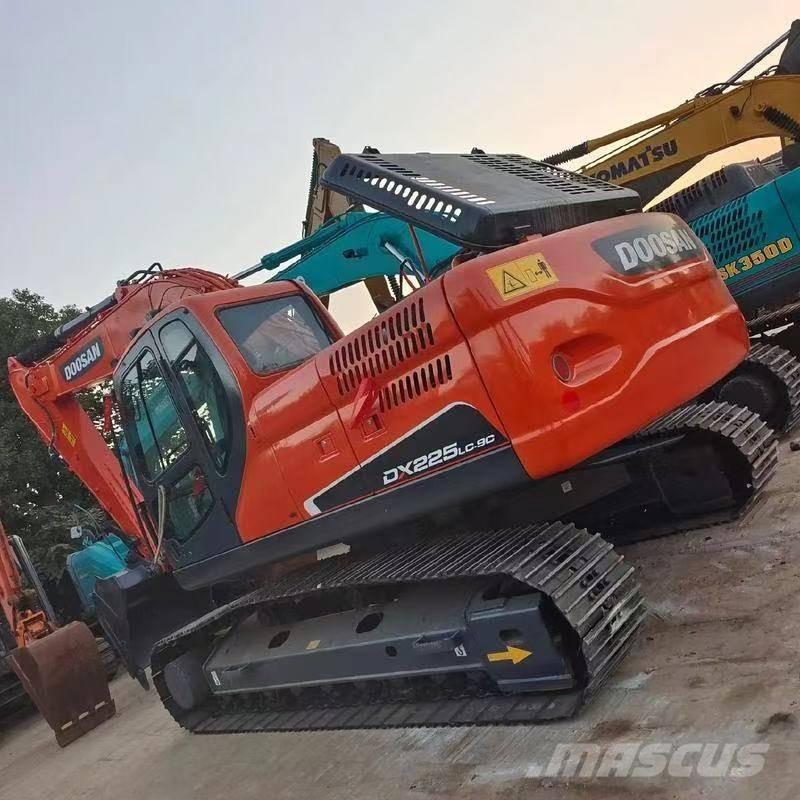 Doosan DX 225 LC Pásová rýpadla