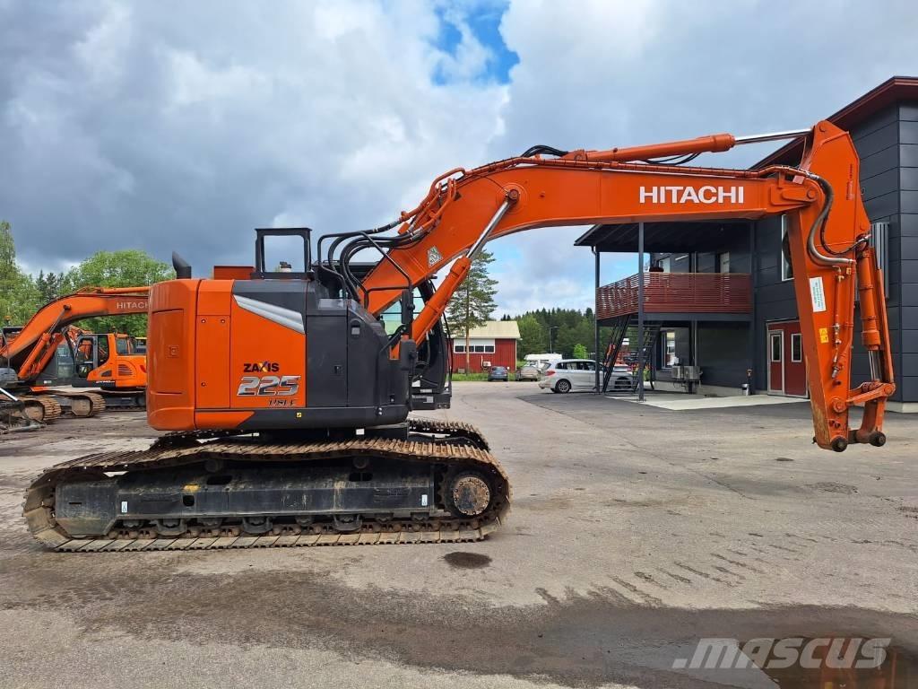 Hitachi ZX225USLC-7 Pásová rýpadla