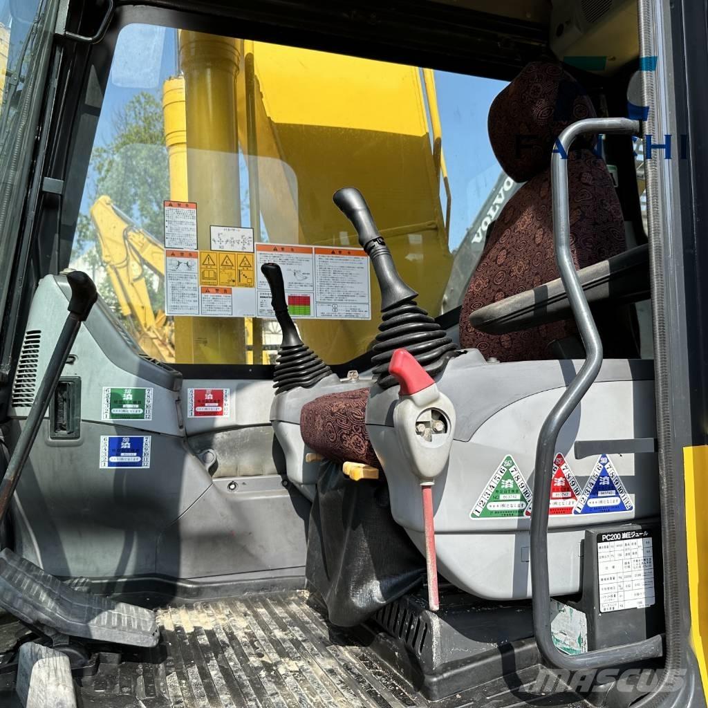 Komatsu PC 200 Pásová rýpadla