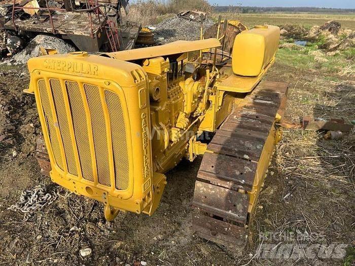CAT D2 - Pásové dozery