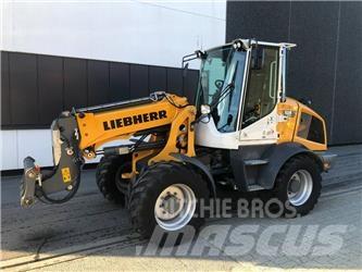 Liebherr L509 Tele Teleskopické kolové nakladače