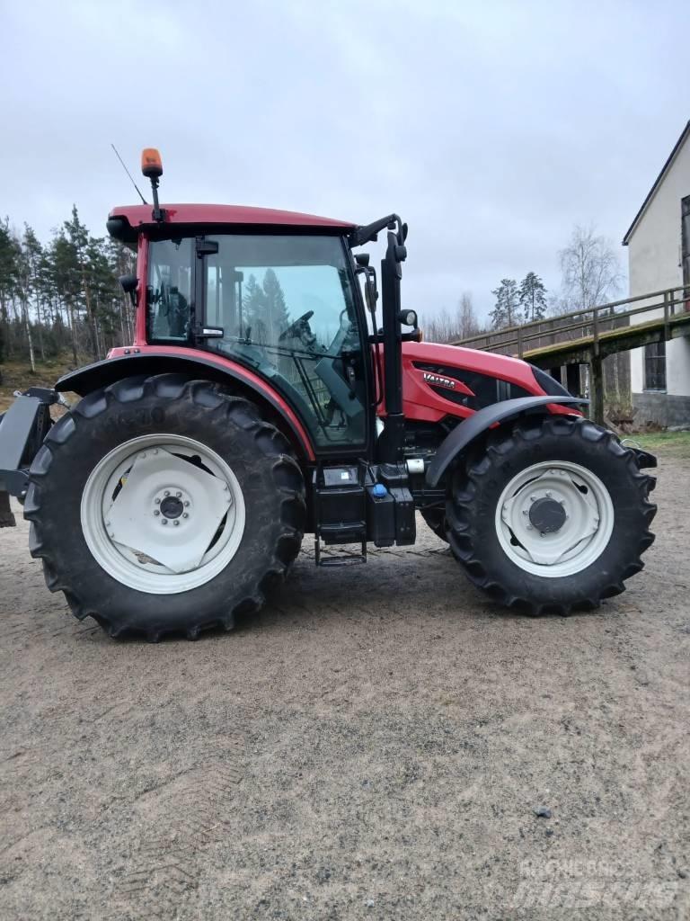 Valtra A135ht Traktory