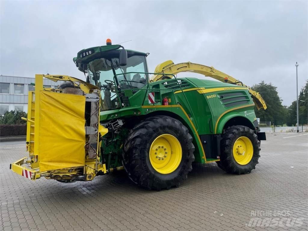 John Deere 8400 i Samojízdné sekačky