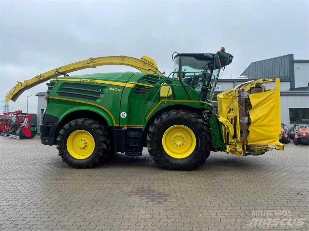 John Deere 8400 i Samojízdné sekačky