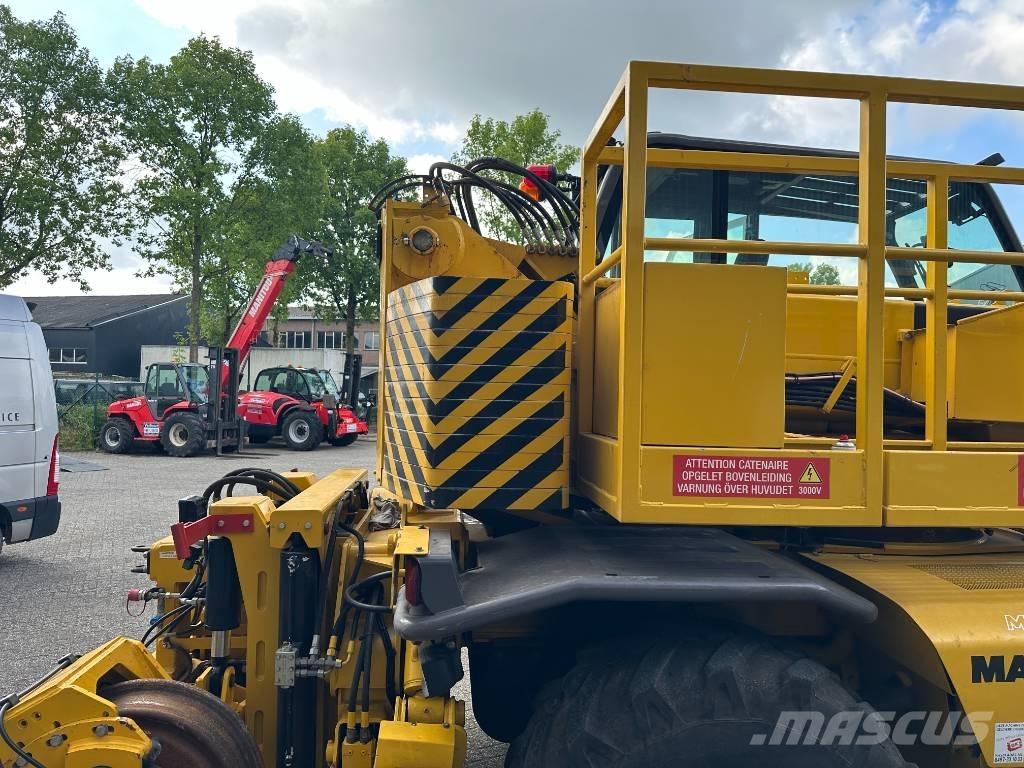 Manitou Manirail Teleskopické manipulátory