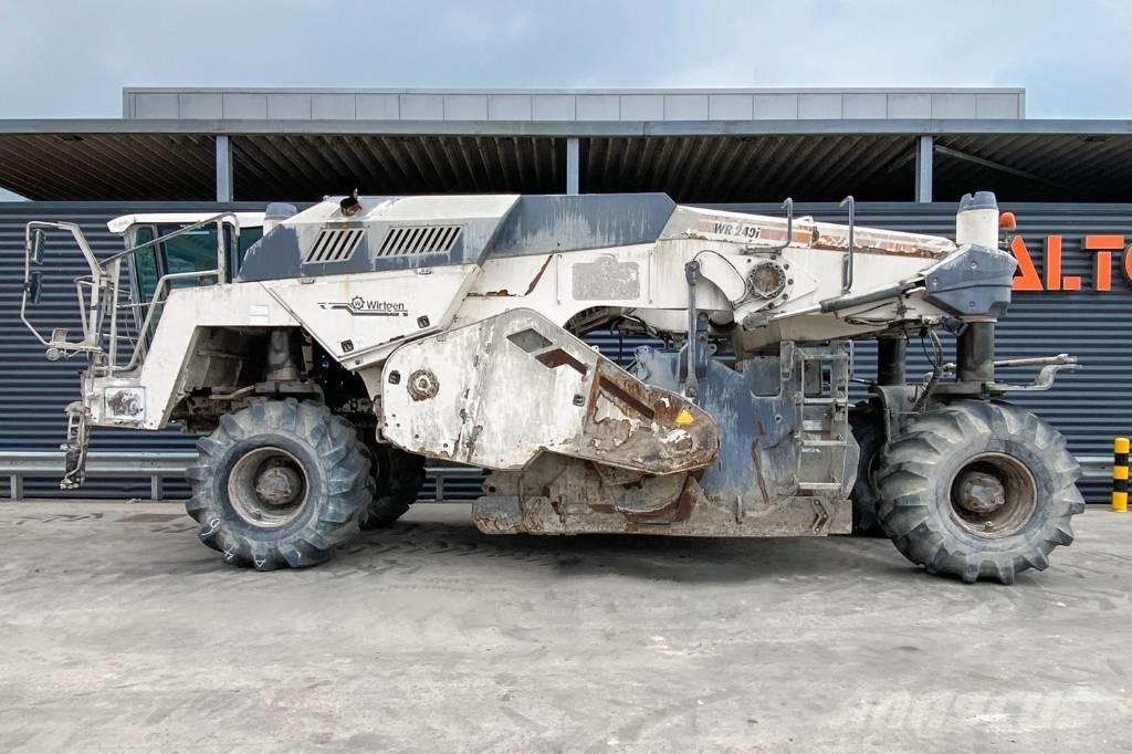 Wirtgen WR 240 Recyklátory asfaltu