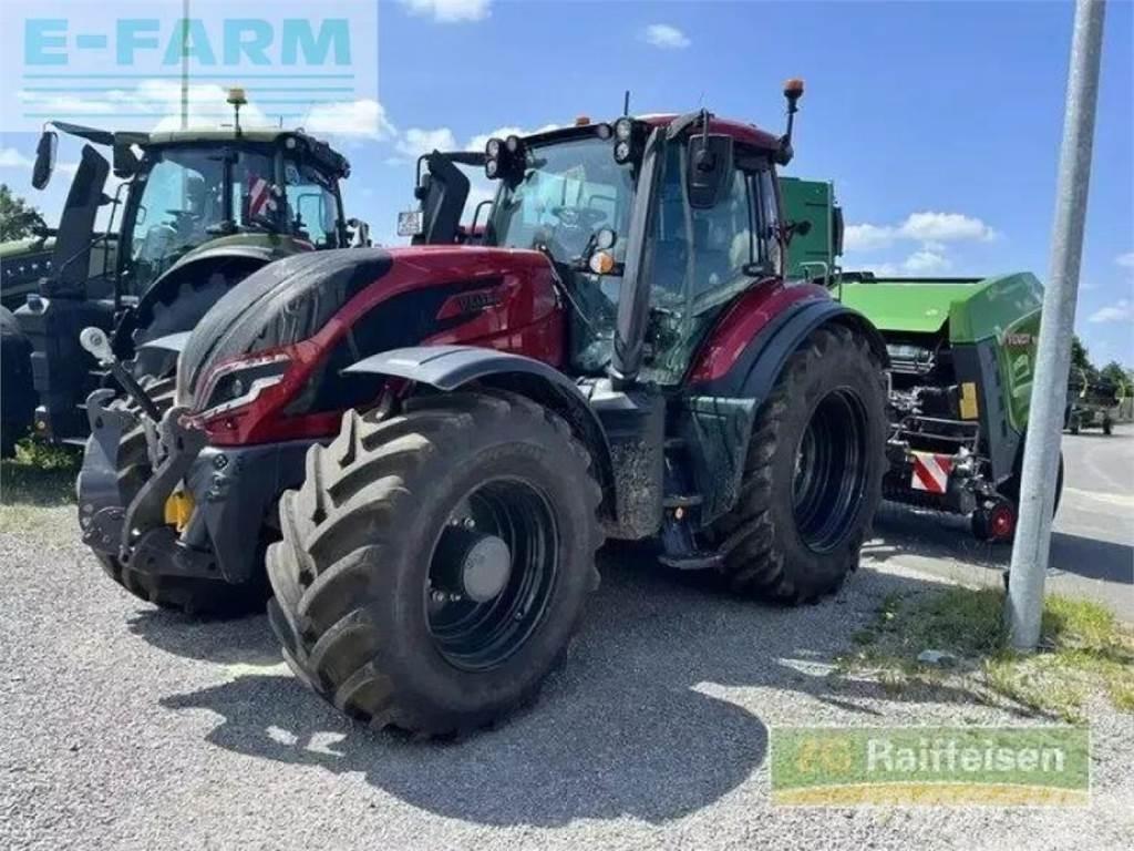 Valtra t 235 Traktory