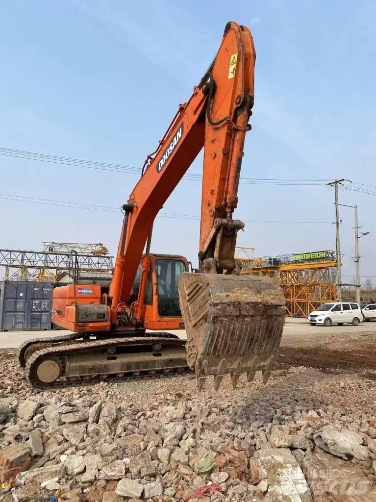 Doosan DX 225 LC Pásová rýpadla