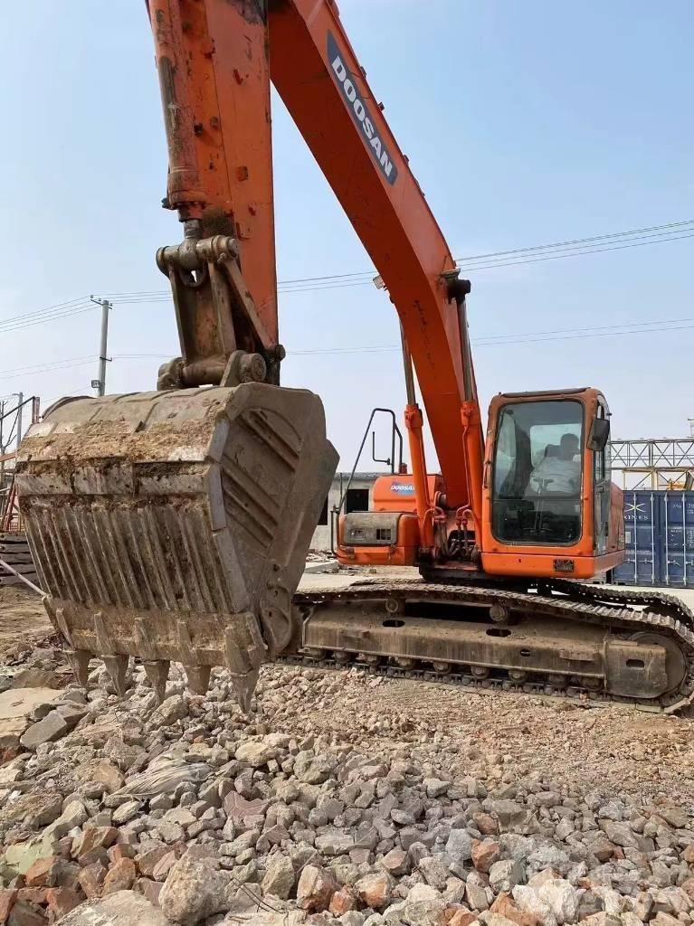 Doosan DX 225 LC Pásová rýpadla