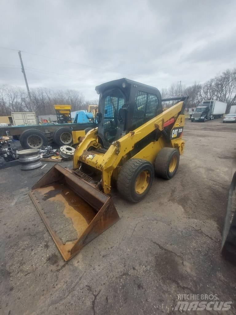 CAT 262D Smykem řízené nakladače