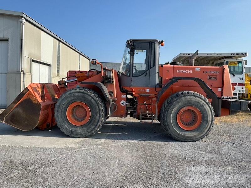 Hitachi LX 290 E Kolové nakladače