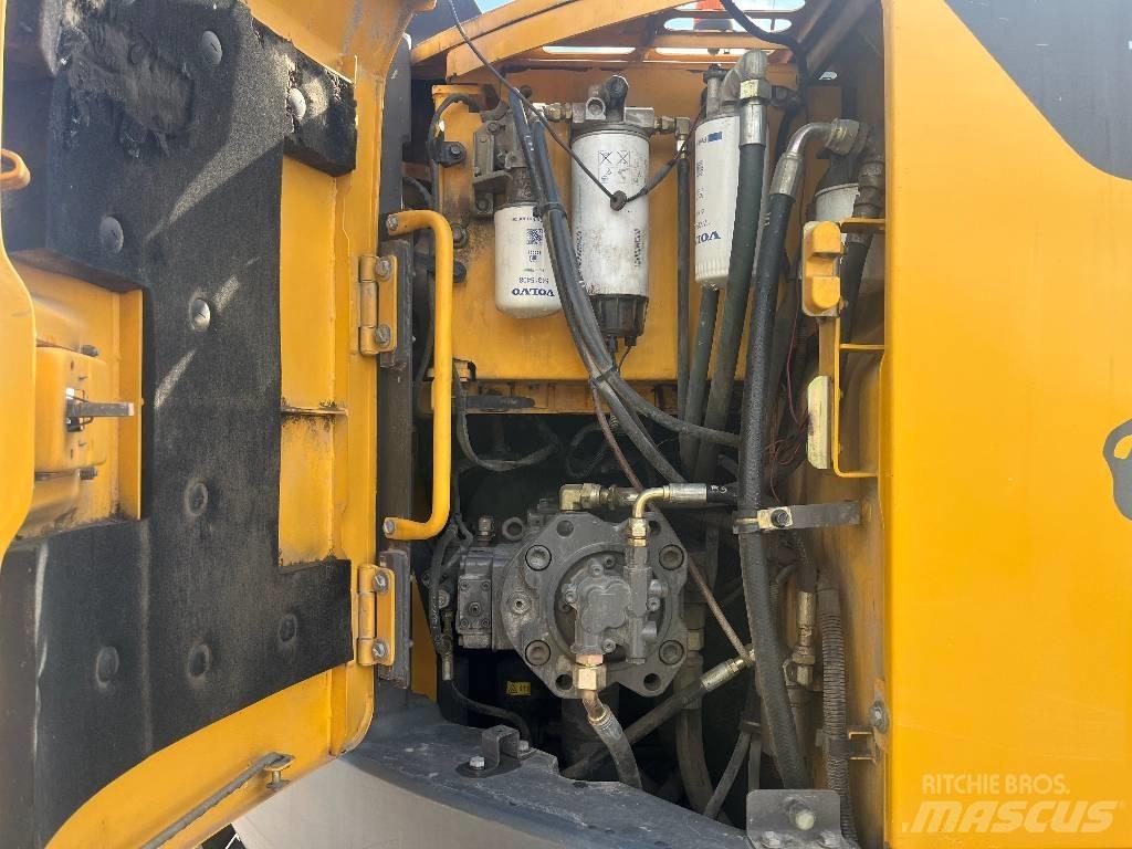 Volvo ECR 235 DL Pásová rýpadla