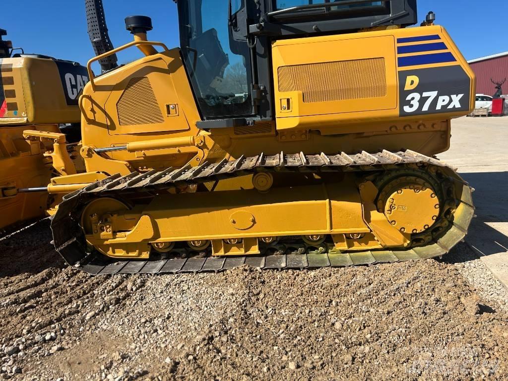Komatsu D37PX-23 Pásové dozery