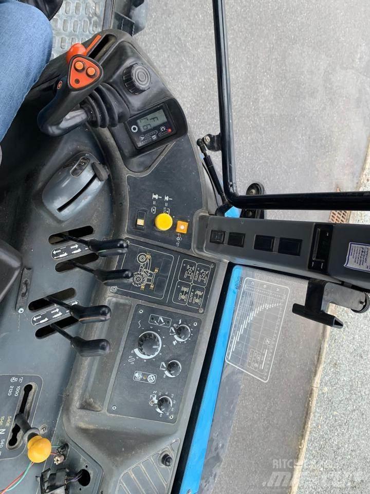 New Holland TM150 Traktory