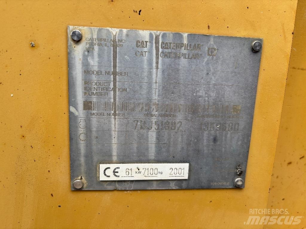 CAT 908 Kolové nakladače