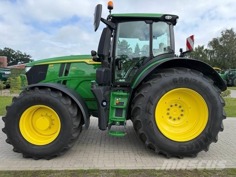 John Deere 6R250 Další