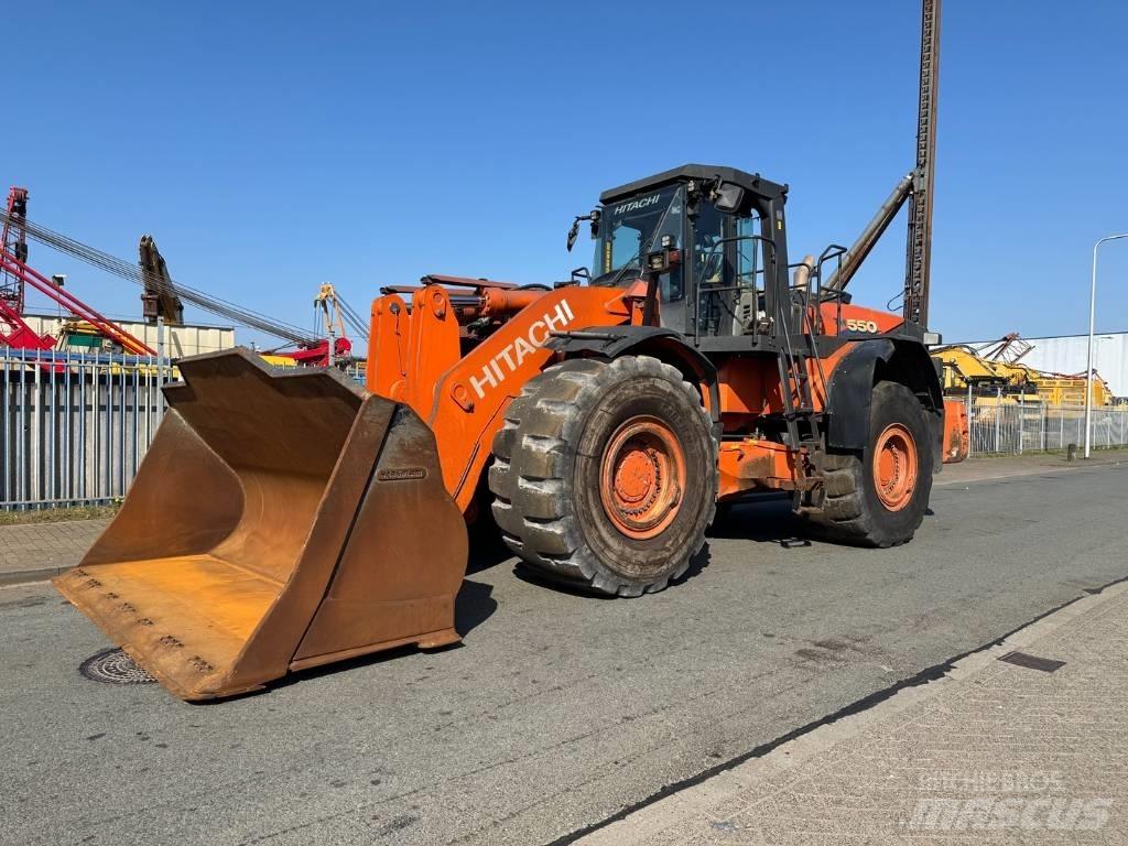 Hitachi ZW 550-6 Kolové nakladače