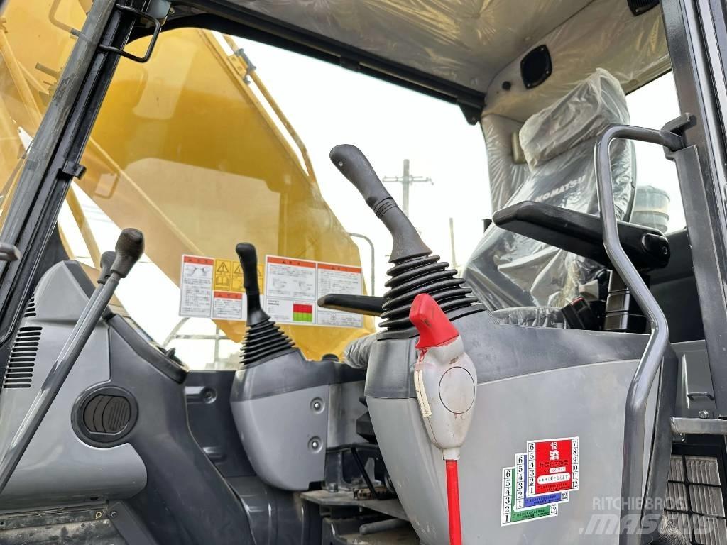 Komatsu PC 200-8 Pásová rýpadla