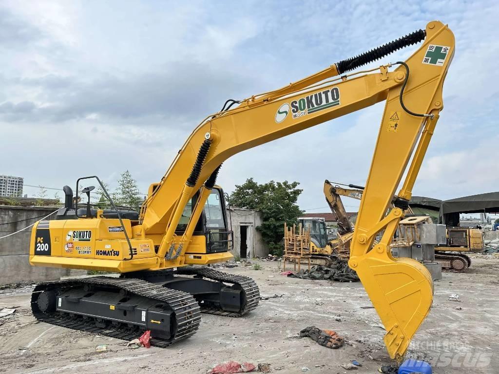Komatsu PC 200-8 Pásová rýpadla