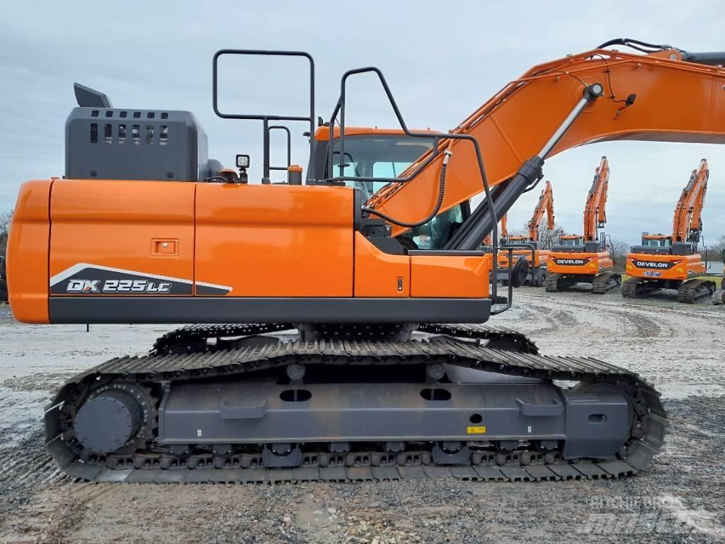 Develon DX 225 LC-7 Pásová rýpadla