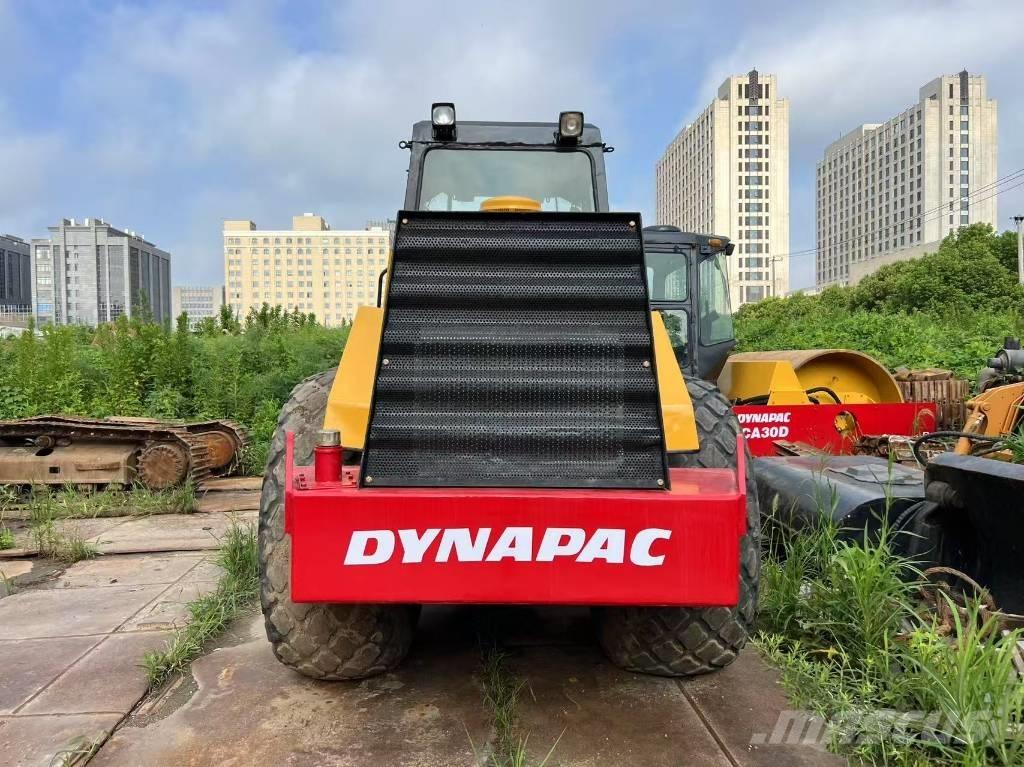 Dynapac CA 25 D Tahačové válce