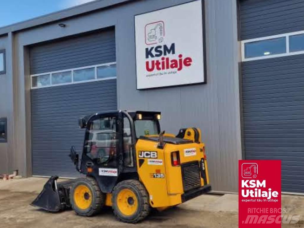 JCB 135 Smykem řízené nakladače