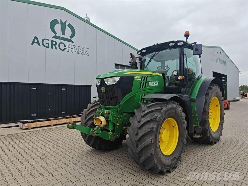 John Deere 6210R Traktory