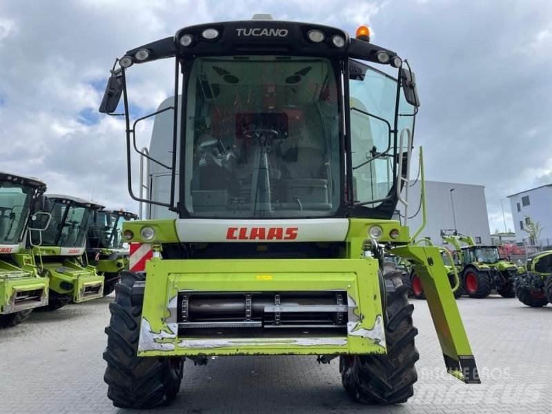 CLAAS Tucano 450 Sklízecí mlátičky