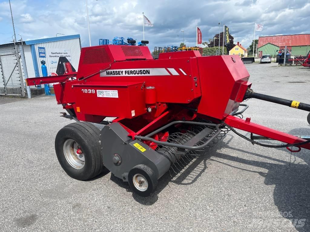 Massey Ferguson 1839 Lis na hranaté balíky