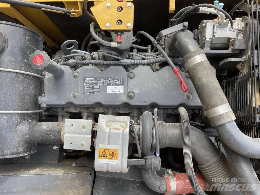 Komatsu PC200-8 Pásová rýpadla