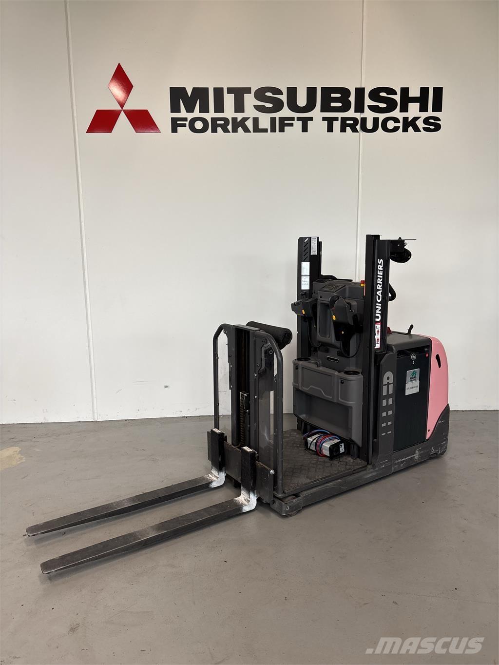 UniCarriers EPL100 Nízkozdvižné vozíky