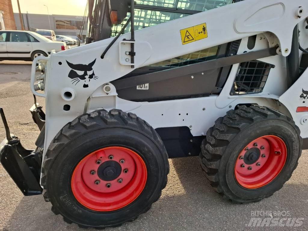 Bobcat S 530 Smykem řízené nakladače