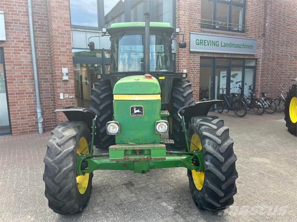 John Deere 3040 Traktory