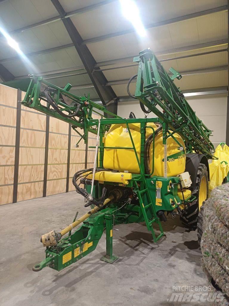 John Deere 740 i Tažené postřikovače