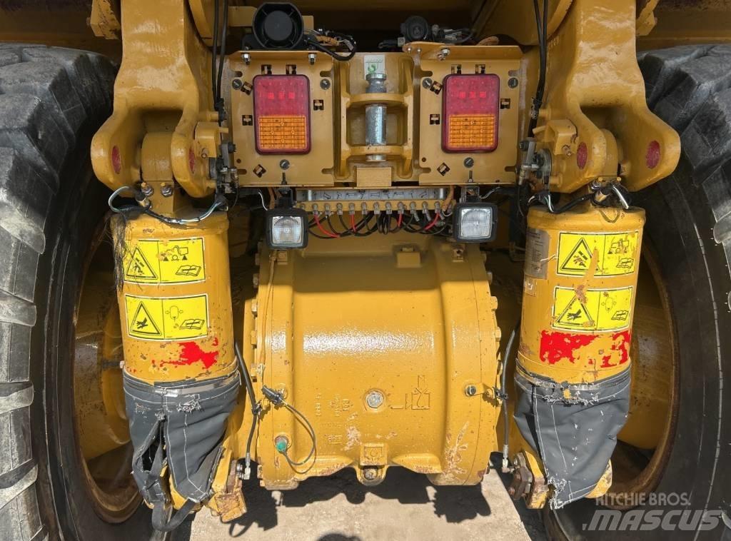CAT 770 G Kloubové dempry