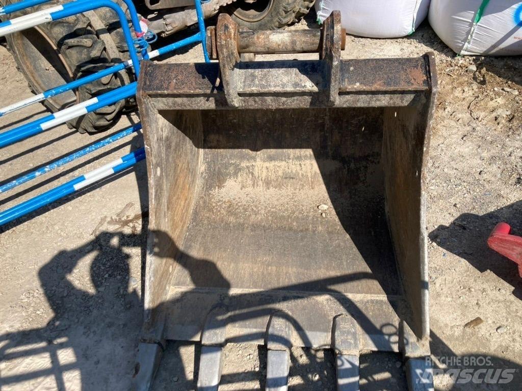 Hitachi ZX 135 US-6 Pásová rýpadla