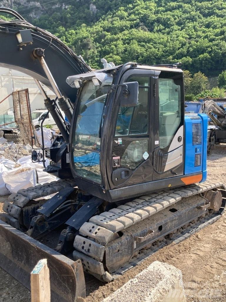 Hitachi ZX 135 US-6 Pásová rýpadla