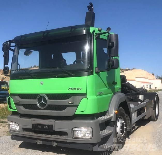 Mercedes-Benz 1829 Lanový nosič kontejnerů