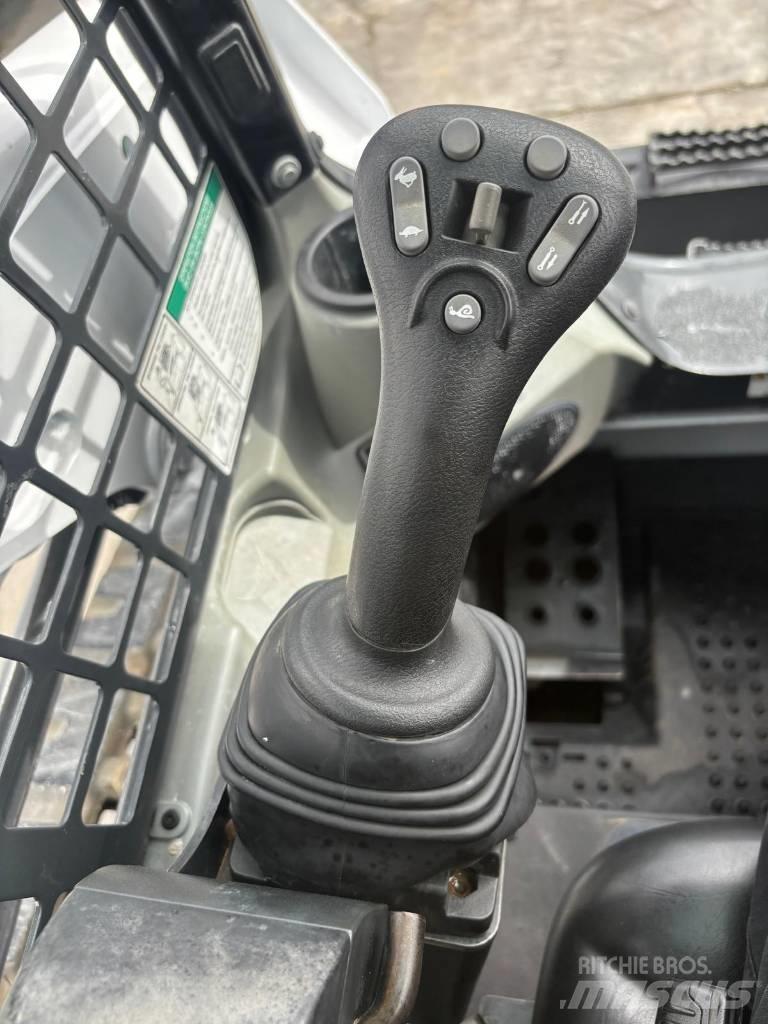 Bobcat T 550 Smykem řízené nakladače