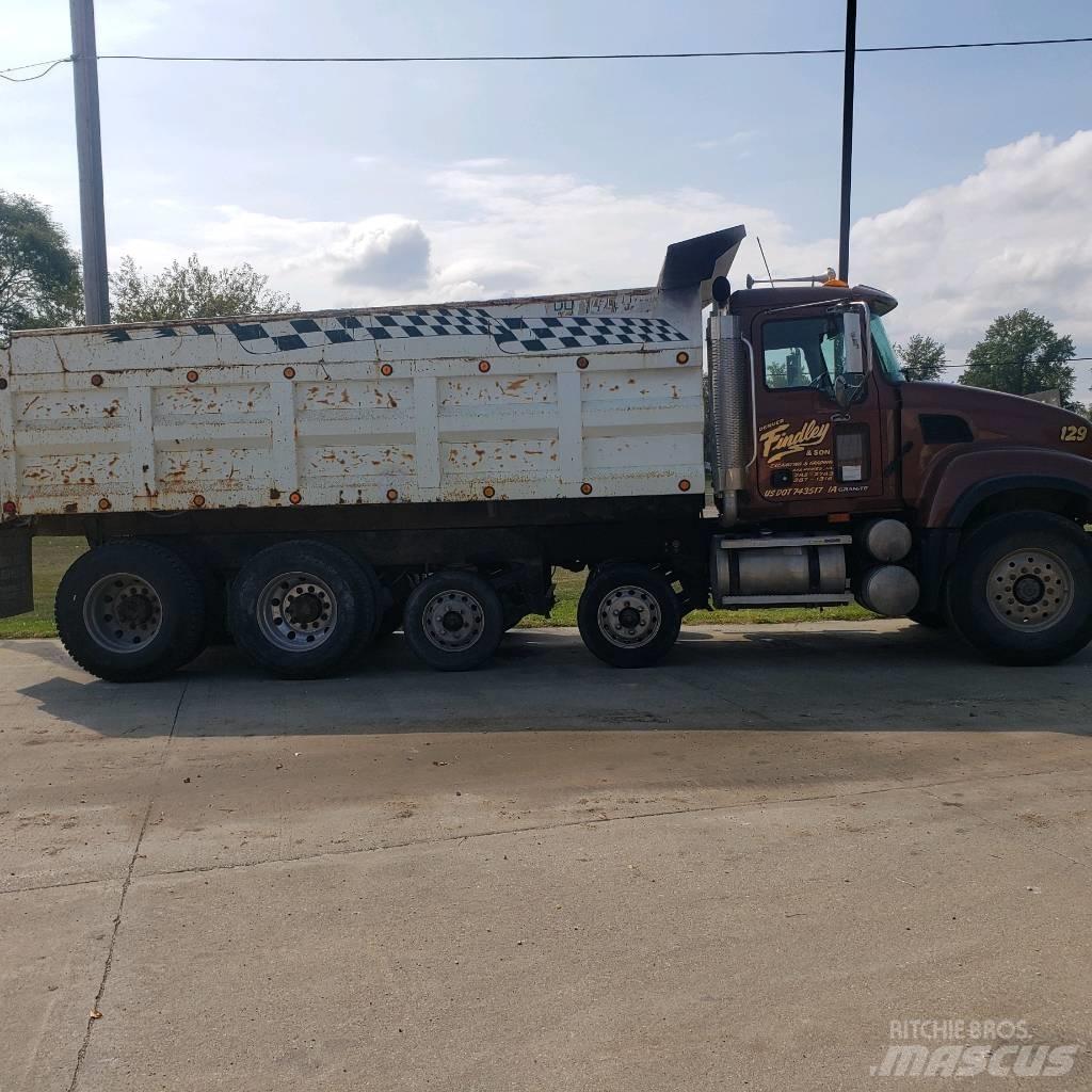 Mack CV 713 Sklápěče